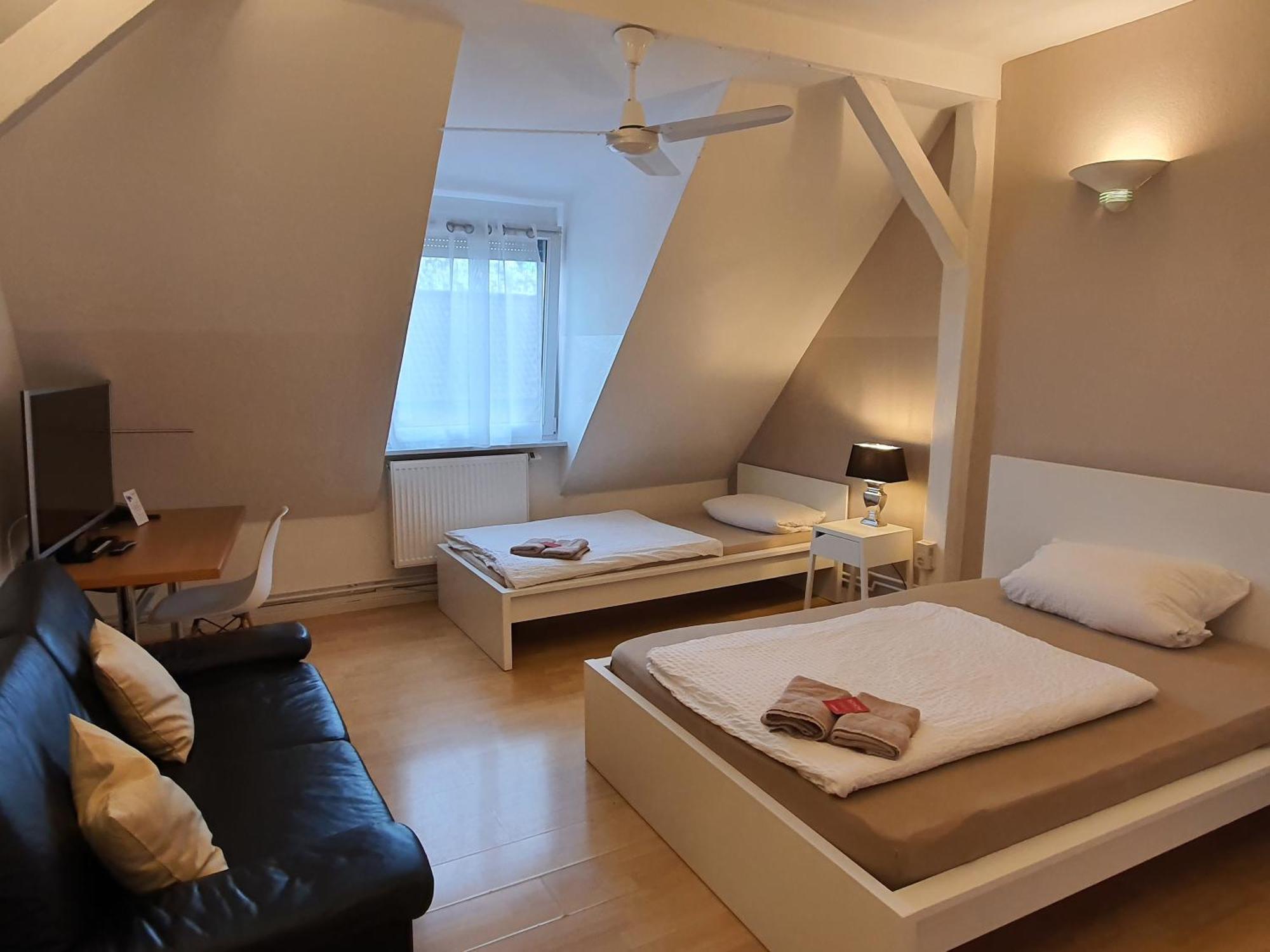 Colodging Mannheim - Private Rooms & Kitchen エクステリア 写真