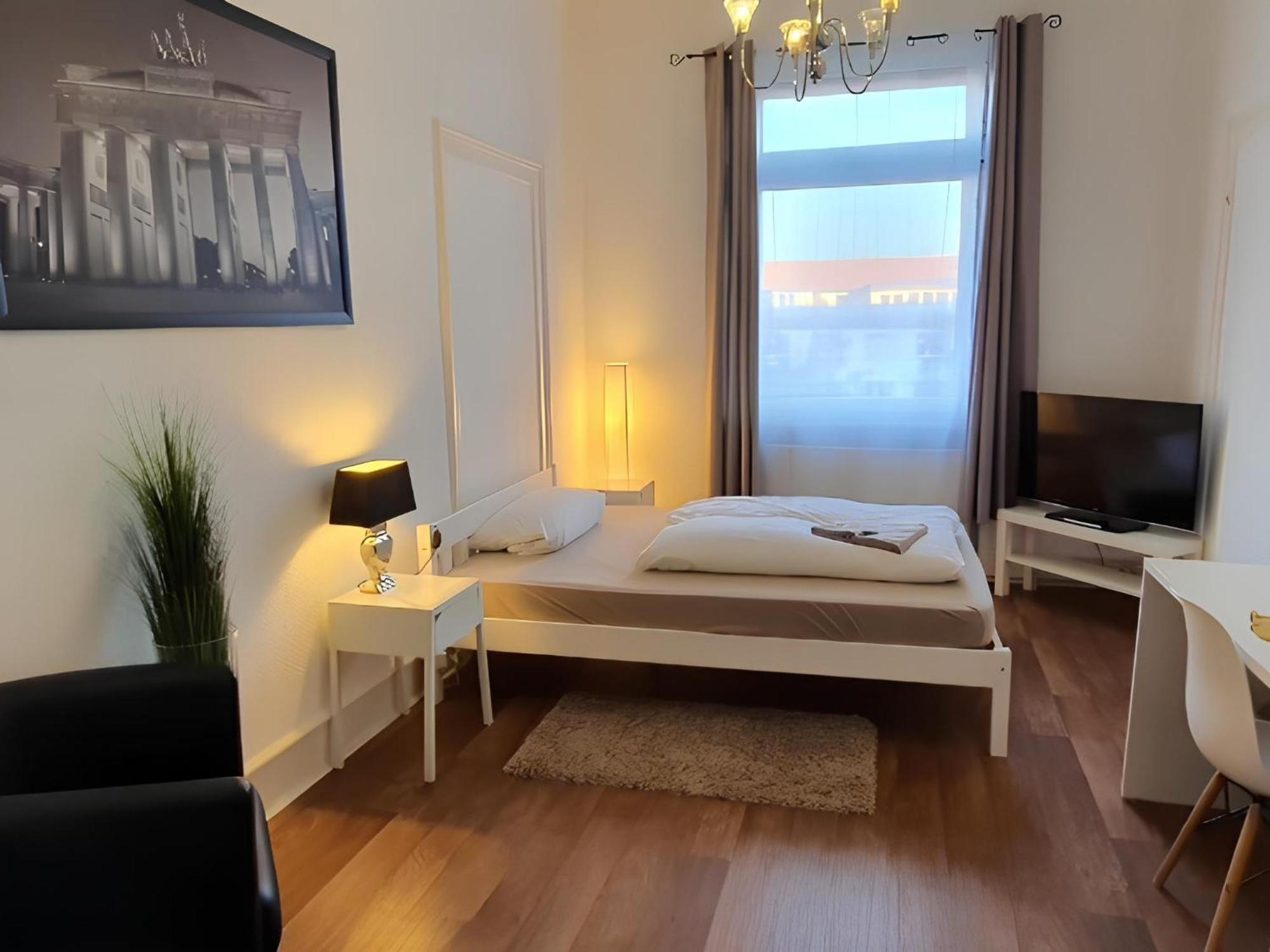 Colodging Mannheim - Private Rooms & Kitchen エクステリア 写真