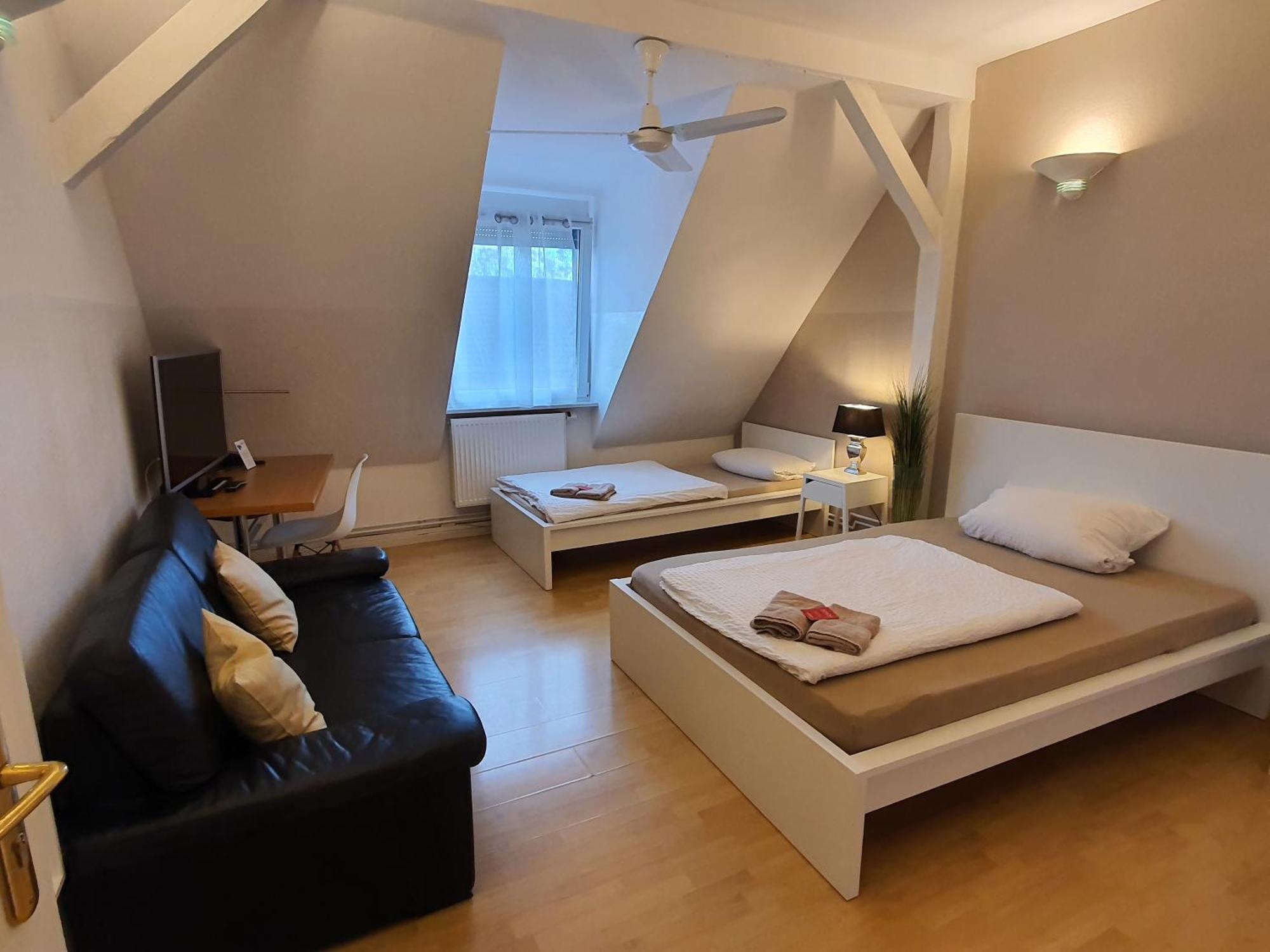 Colodging Mannheim - Private Rooms & Kitchen エクステリア 写真