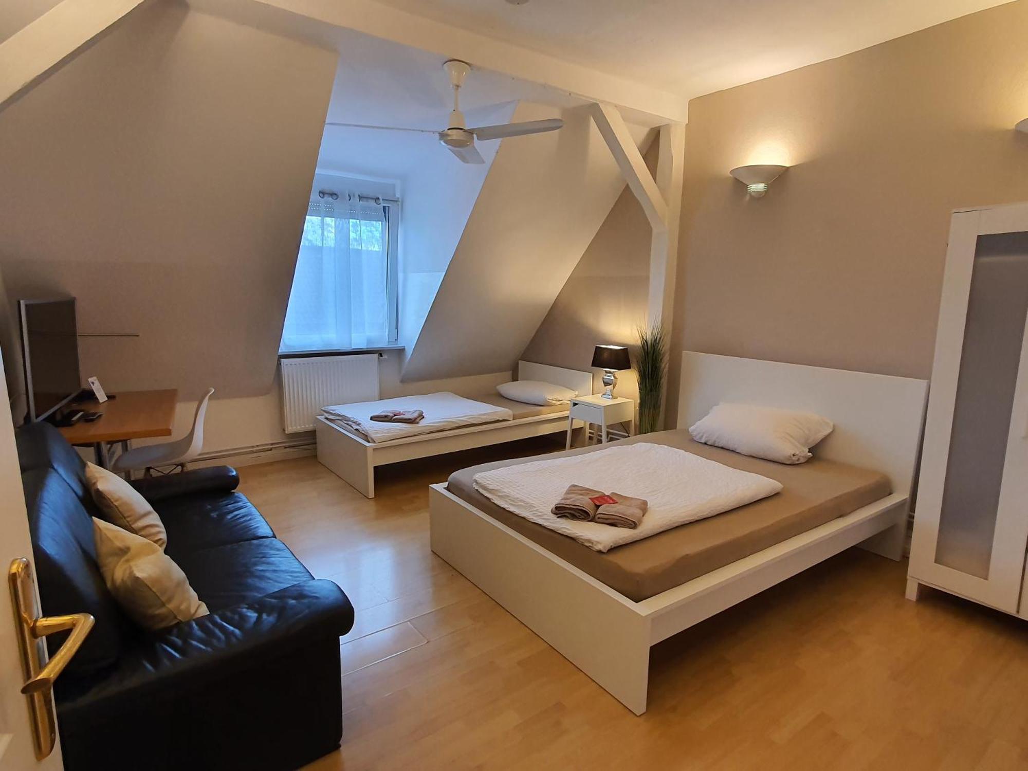 Colodging Mannheim - Private Rooms & Kitchen エクステリア 写真