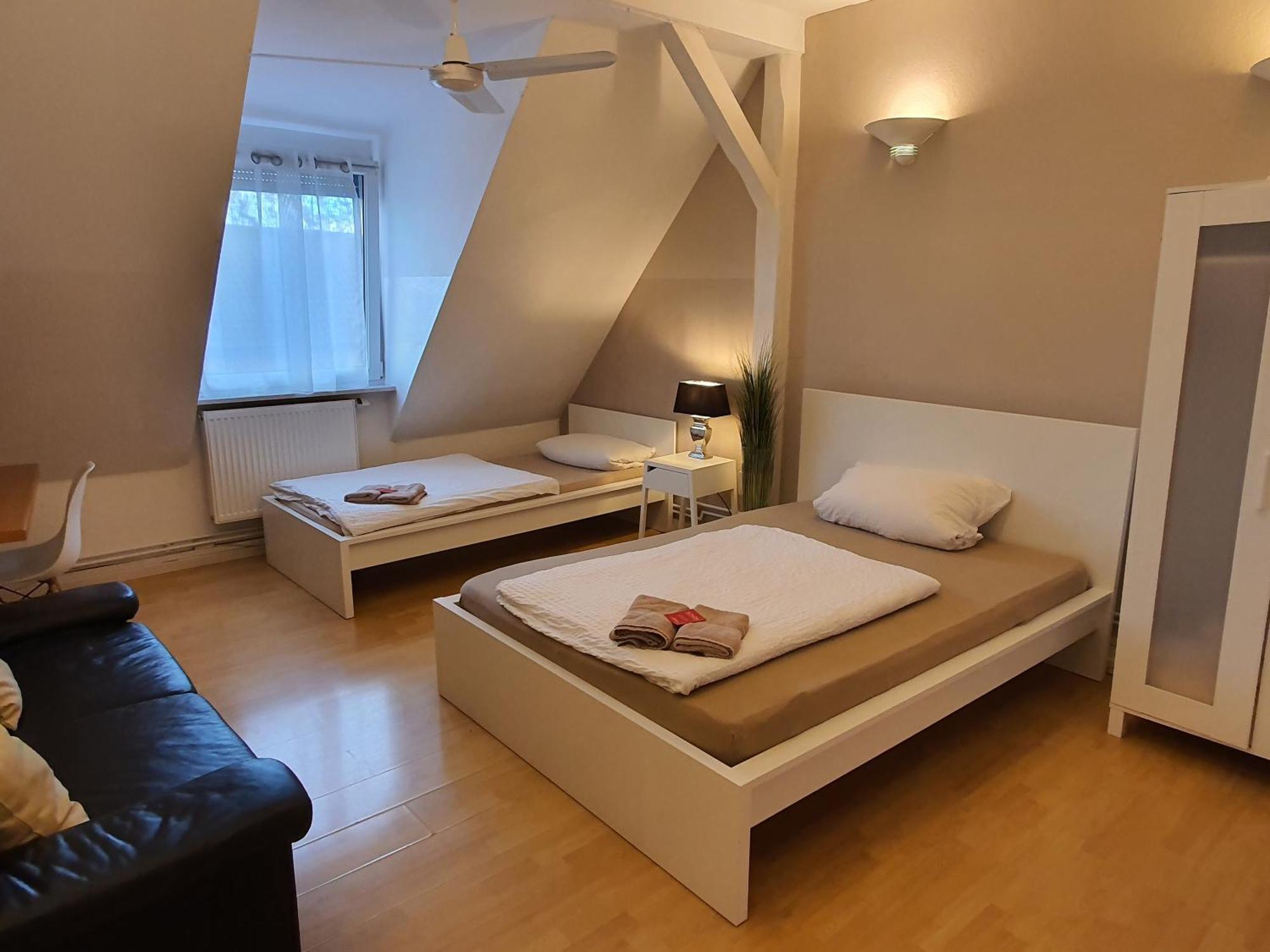 Colodging Mannheim - Private Rooms & Kitchen エクステリア 写真